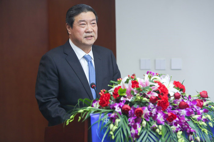 王文彪在十四五期间实施千万千瓦级的光伏治沙项目