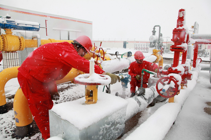 中国石油一线员工战严寒保冬供