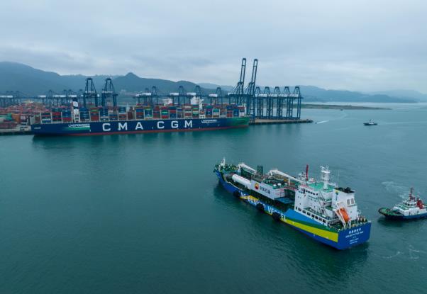 中国石油在粤港澳大湾区实现海上液化天然气“船对船”加注作业