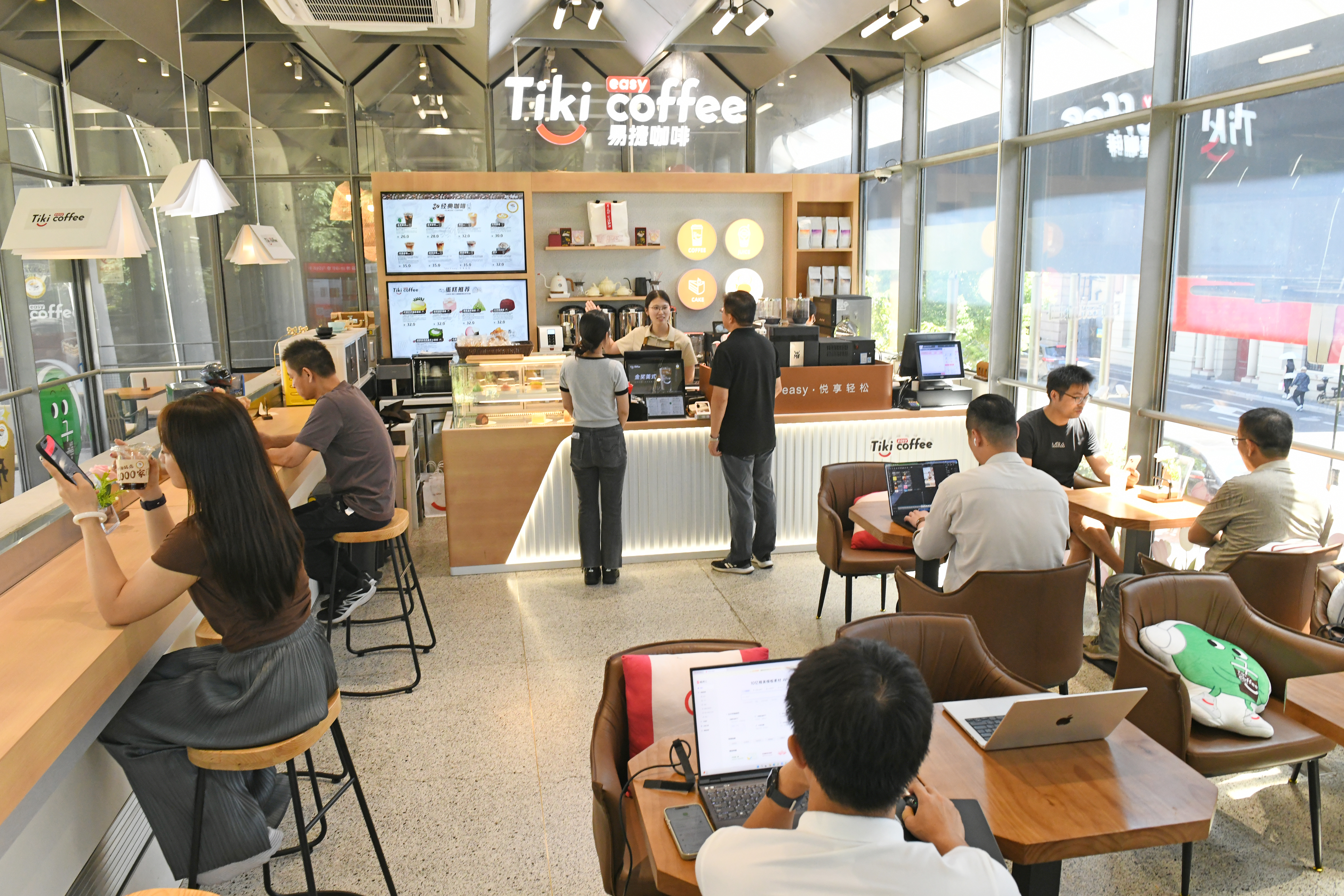 易捷咖啡门店突破1000座 首家旗舰店在上海开业