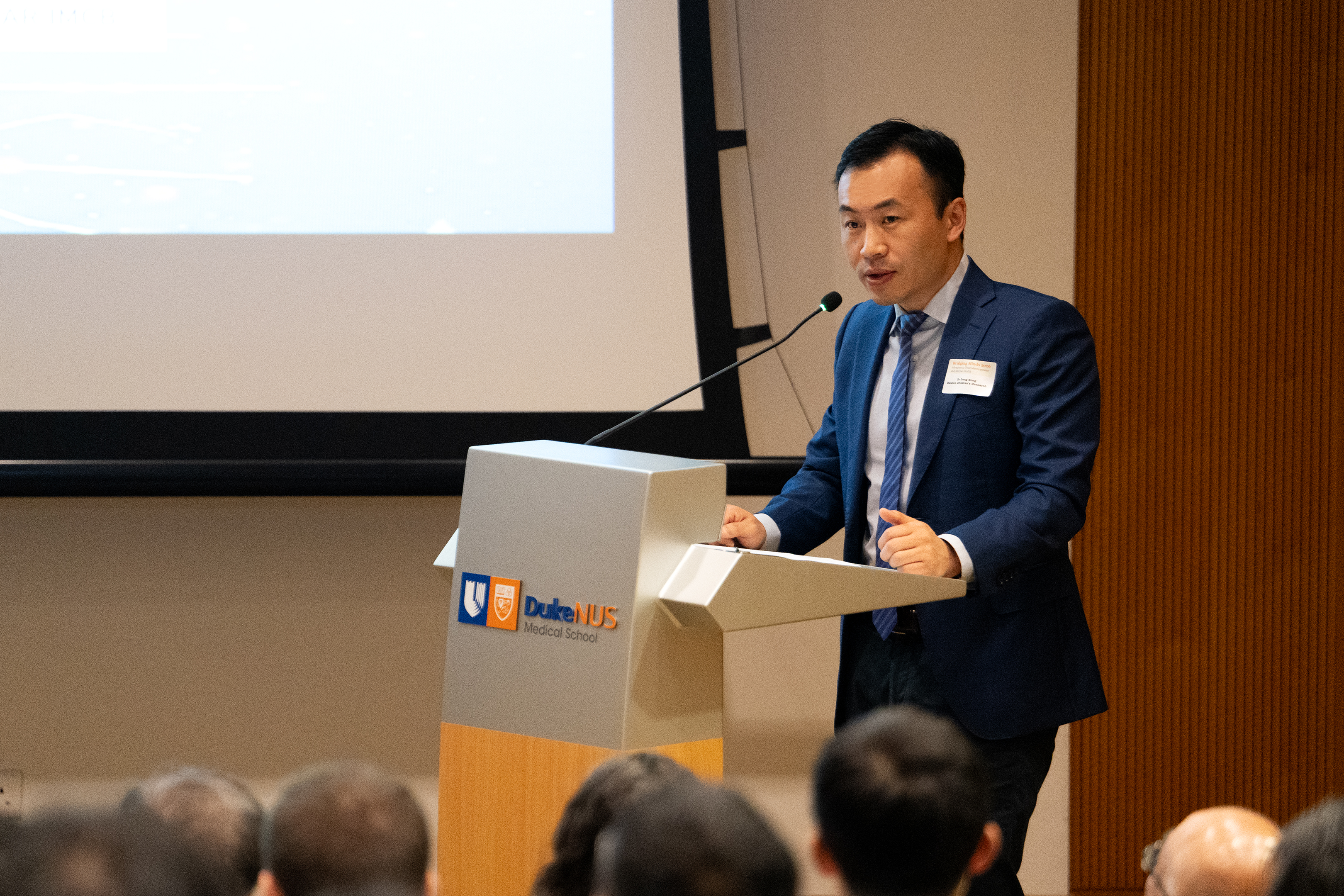 飞鹤携哈佛、耶鲁等顶尖专家齐聚新加坡 乳蛋白技术突破及全龄营养布局获全球关注